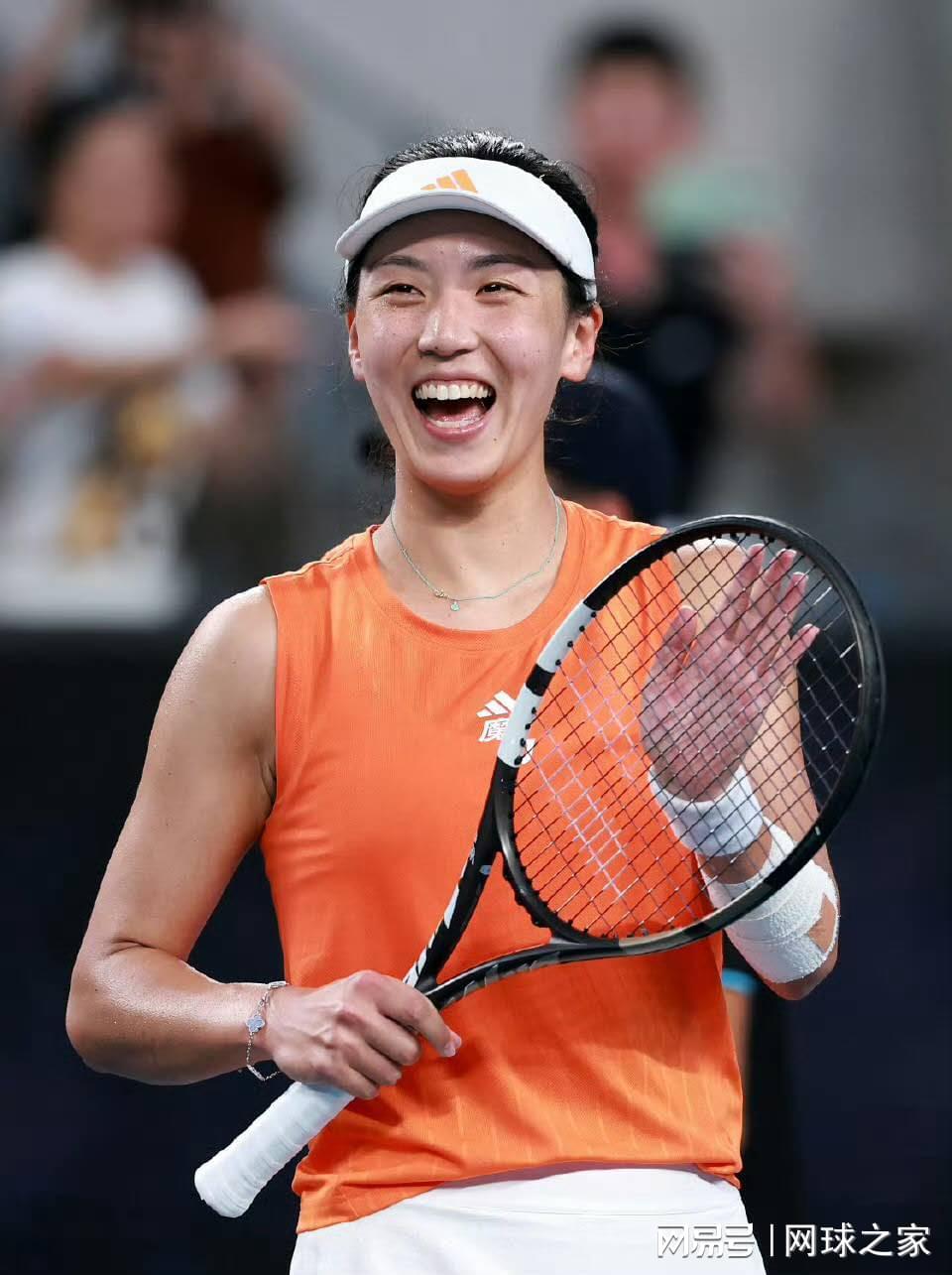 皇冠体育官网-澳网单打十六强决出：王欣瑜创纪录，梅总鏖战小钱！